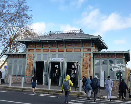 P1220622 La gare de Javel en forme de pagode chinoise (1900)