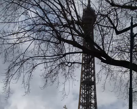 P1220635 Bulbes dorés de la Cathédrale de la Sainte-Trinité (2016) et la Tour Eiffel (1889)