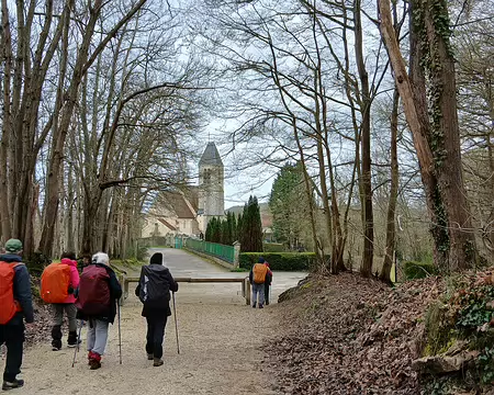 021 L’église Saint-Nom (XI-XIIème siècle), à Lévis-Saint-Nom, partiellement reconstruite après la guerre de Cent ans