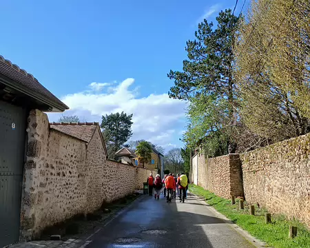 041 Sur le chemin de la Butte rouge (Les Layes)