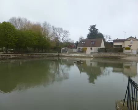 P1220769 L'abreuvoir à Viarmes