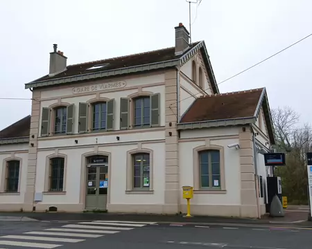 001 Départ de la gare de Viarmes (val d’Oise) pour une boucle de 17 km dans la forêt de Carnelle