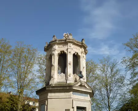 P1220821 Monument-gloriette et buste d'Henry Darcy, hydraulicien (1803-1858)