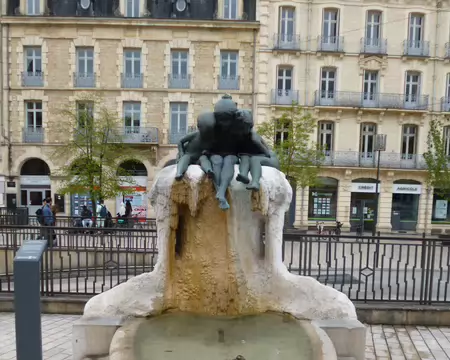 P1220850 Fontaine Jeunesse (1904) du sculpteur Max Blondat (1872-1925)