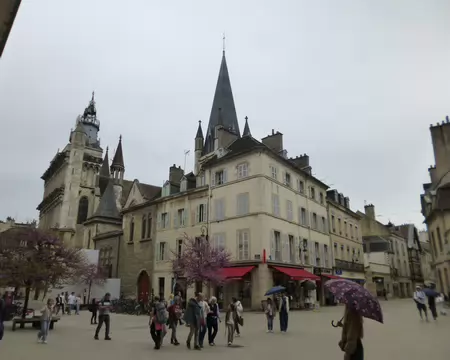 P1220866 Place Notre-Dame