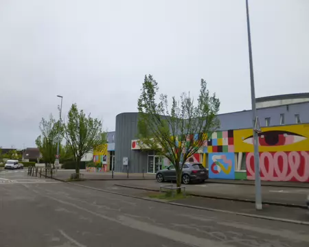 P1220900 Maison d'éducation populaire, espace Baudelaire