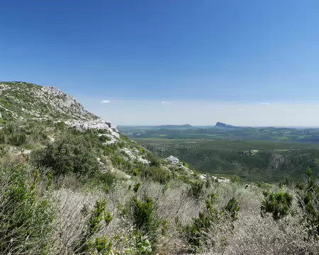 2026-04-14 14-05-21 L'inséparable duo : Hortus et Pic Saint-Loup.