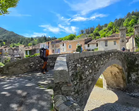 2026-04-17 13-51-33 Entrée dans la vieille ville.