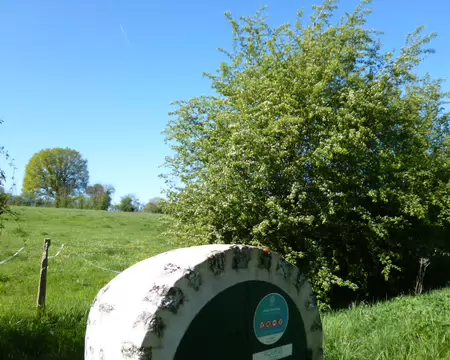 P1220784 Regard de l'aqueduc de la Dhuis au point hectométrique 794 depuis son origine
