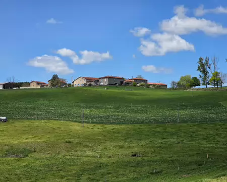 013 Montée vers le hameau Le Fulchiron.