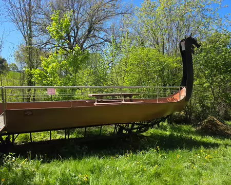 024 Drakkar installé en 2017 dans le Parc du Petit Pont à Saint-Martin-en-Haut.