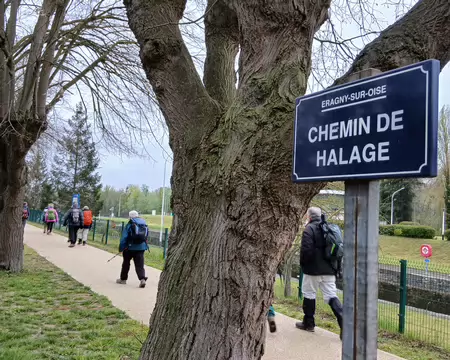 012 L’ancien chemin de halage à Eragny-sur-Oise a été aménagé pour la promenade. Au total, 35 km de chemins ont été réhabilités le long de l’Oise par la communauté...