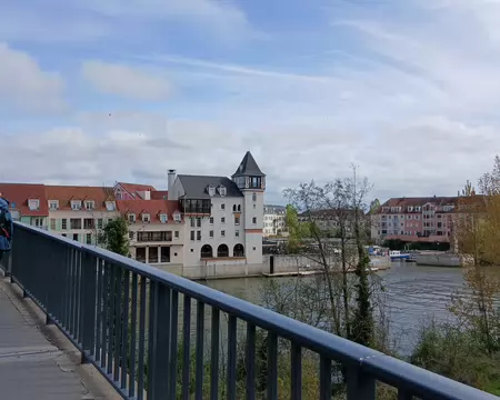 027 Traversée de l’Oise à Cergy. Vue sur Port-Cergy