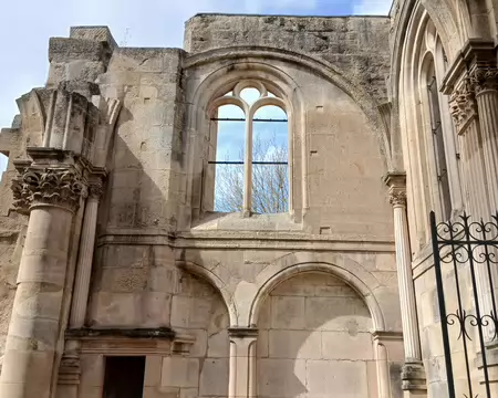 033 Le bas-côté nord est resté inachevé