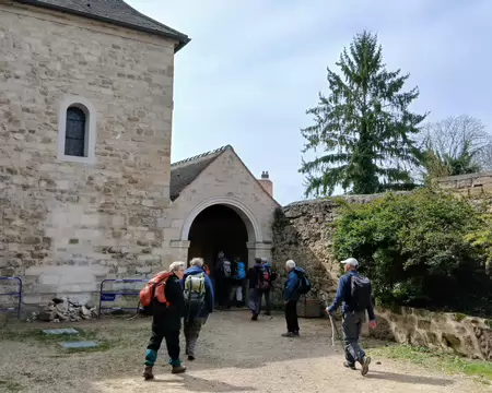 034 Accès à l’église Saint-Christophe par la cour intérieure