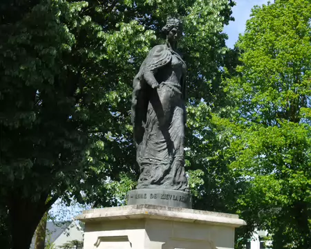 P1220944 Anne de Kiev (née vers 1027 et morte vers 1080), princesse ukrainienne et Reine des Francs, épouse de Henri 1er