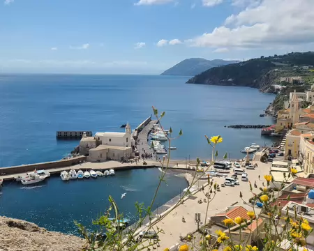 20260503_110216 Port sud de Lipari