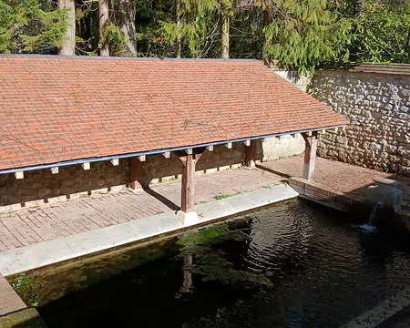 022 L’ancien lavoir couvert de Brignancourt, rue de la Viosne