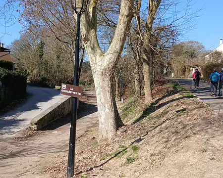 037 Coulée verte (à gauche en contrebas) et GR 1