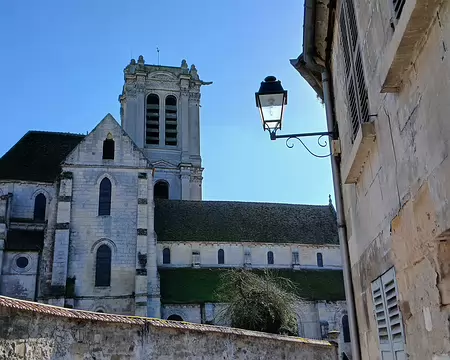 047 L’église Saint-Sulpice (monument historique) vue de la rue de l’Eglise à Chars