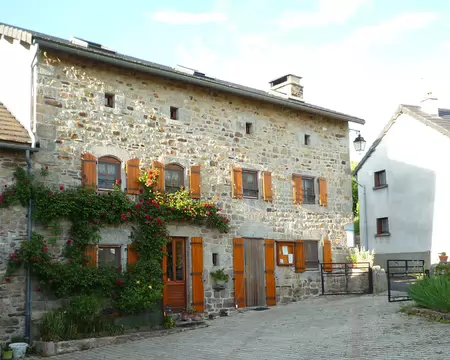 2026-05-19 19-39-52 Gîte très authentique à Fridefont (Gîte des deux vallées) chez Josette.
