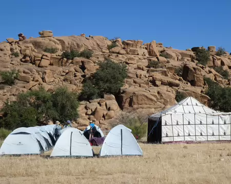 P1120266 Arrivée au bivouac de J3, au milieu de nulle part