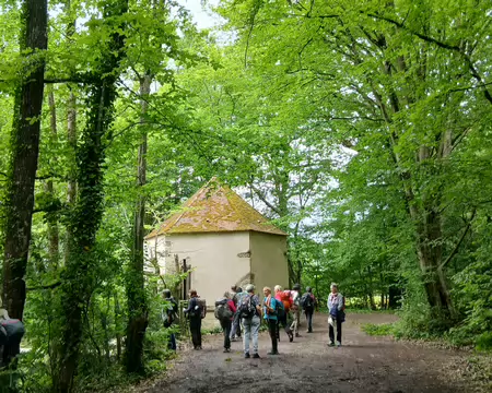 044 Petit bâtiment hexagonal au bord de l’étang de la Plaine