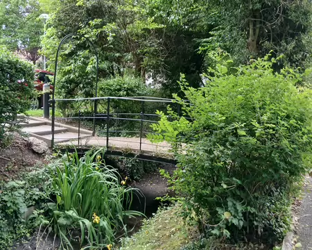 020 Petit pont sur le ru du Maldroit (Parc de l’Hôtel de Ville, Plaisir)