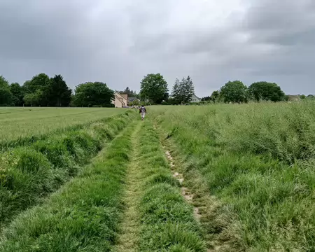 029 Traversée vers l’ouest en direction du hameau de Villancy