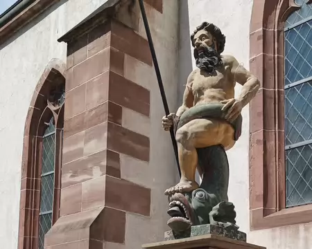 11 fontaine Neptune Brunnen