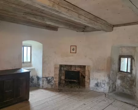 013 Le cabinet de Mirabeau. Après avoir été enfermé au château d'If, il débarque au printemps 1775 au fort de Joux.