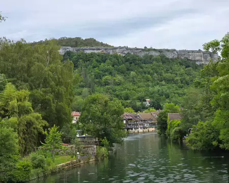 084 Le miroir d'Ornans. Au fond les falaises dominant Ornans où nous sommes passés le matin.