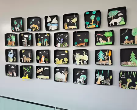 096 Exposition de dessins réalisés par les élèves de CM2 de l'école Jacques Dubois à Saône (18 km d'Ornans).