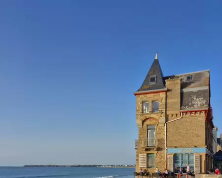 0_IMG-20260614-015 Jour 0 : Arrivée à Saint Malo. Vue sur la plage du Sillon et la Villa Ker Malo.