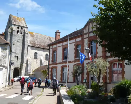 P1230300 Mairie et Eglise Notre-Dame-et-Saint-Laurent, XIIè S., Grez-sur-Loing