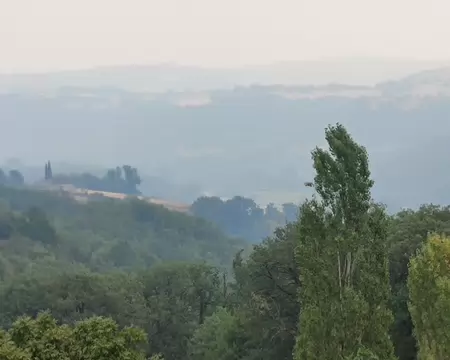 7_IMG-20260725-005 Jour 7. Au matin, ça sent le roussi et les fumées des incendies de Gironde embrument les environs de Faycelles.