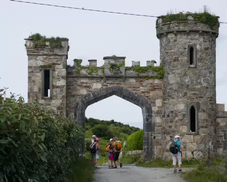 Le portail d'entrée du Clifden Castle.