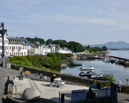 Le petit port de Roundstone.