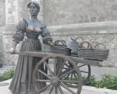 20260722_093646 Molly Malone par Jeanne Rynhart. Au revoir Dublin, au revoir l'Irlande