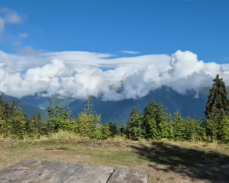 2026-08-21-17h05m31 Le massif de la Lauzière ennuagé