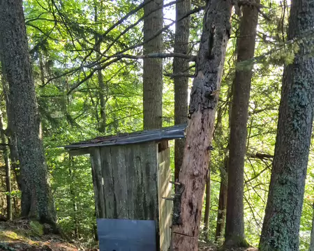 2026-08-22-08h01m31 Les toilettes sèches ne sont plus utilisables et zone à risque forestier