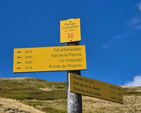 2026-08-22-14h15m56 C'est le point d'approvisionnement en eau même pour les bénévoles du point de passage au col de la Perche
