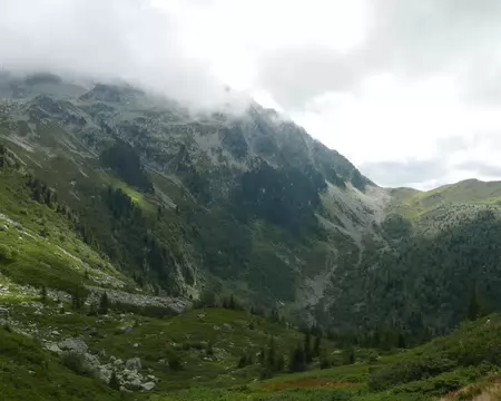 2026-08-22-15h07m06 On doit redescendre avant de remonter vers le col de la Perrière