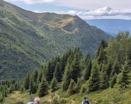 2026-08-22-15h08m55 On croise donc des coureurs qui montent