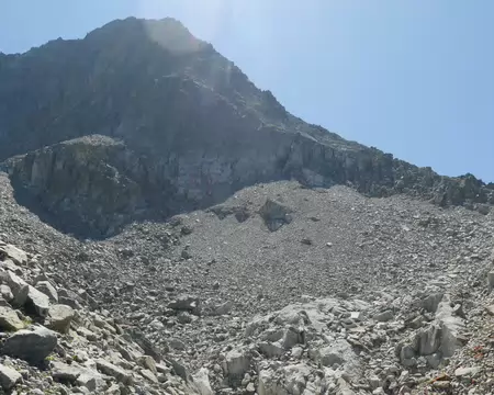 2026-08-23-13h16m54 Moyennant un dernier détour le col semble maintenant à notre portée