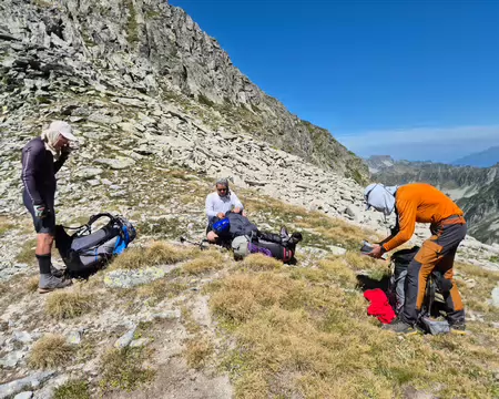 2026-08-23-13h41m08 Petite pause bien méritée au col du Crozet (2475m)