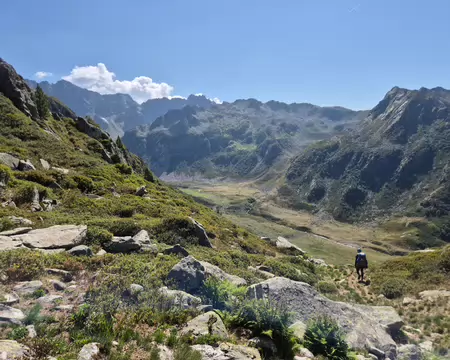 2026-08-23-15h31m37 La vallée du Veyton à nos pieds