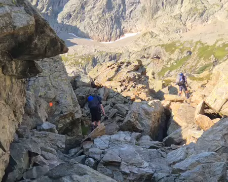 2026-08-24-09h01m20 Au bon endroit avec une balise de l'échappée belle oubliée