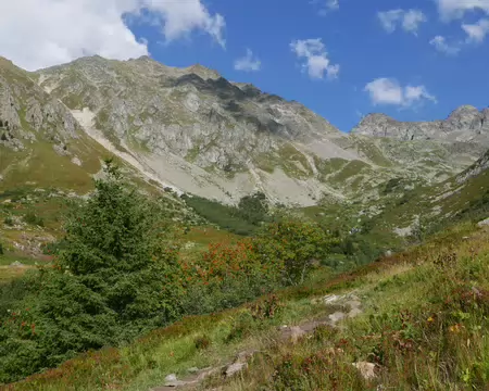 2026-08-24-17h18m36 Dernier regard en arrière sur la montagne de la Grande Valloire