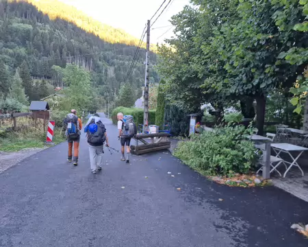 2026-08-25-08h46m08 C'est parti pour une remontée en altitude par le GR738